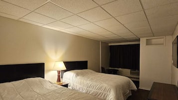 Standard Room, 2 Queen Beds, Club lounge access, Lakeside