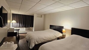 Standard Room, 2 Queen Beds, Club Lounge Access, Lakeside