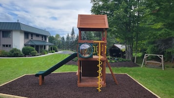 Children’s play area – outdoor