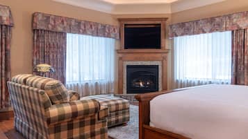 Suite, 1 letto king, non fumatori, idromassaggio (Walk-in Shower;No Pets in room type) | Biancheria in cotone egiziano, biancheria da letto di alta qualità