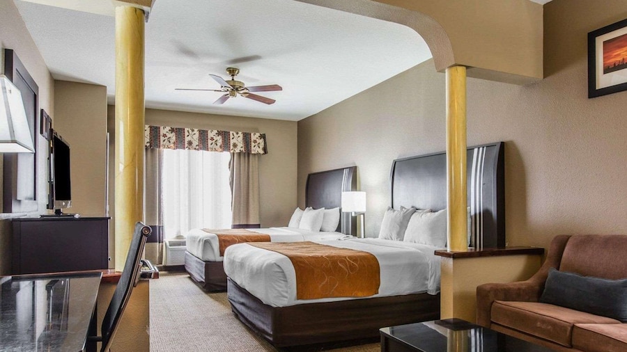 Comfort Suites Bakersfield