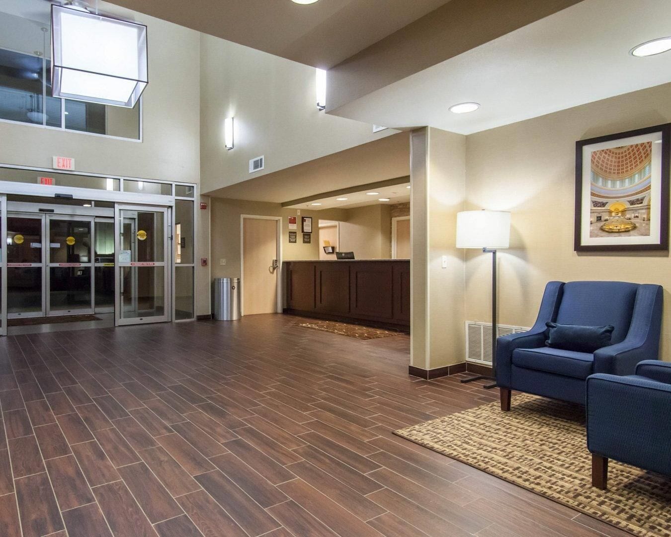 Photo - Comfort Suites Tulsa Central