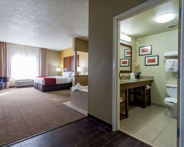 Premium bedding, pillowtop beds, in-room safe, desk - Comfort Suites Tulsa Central (Tulsa)
