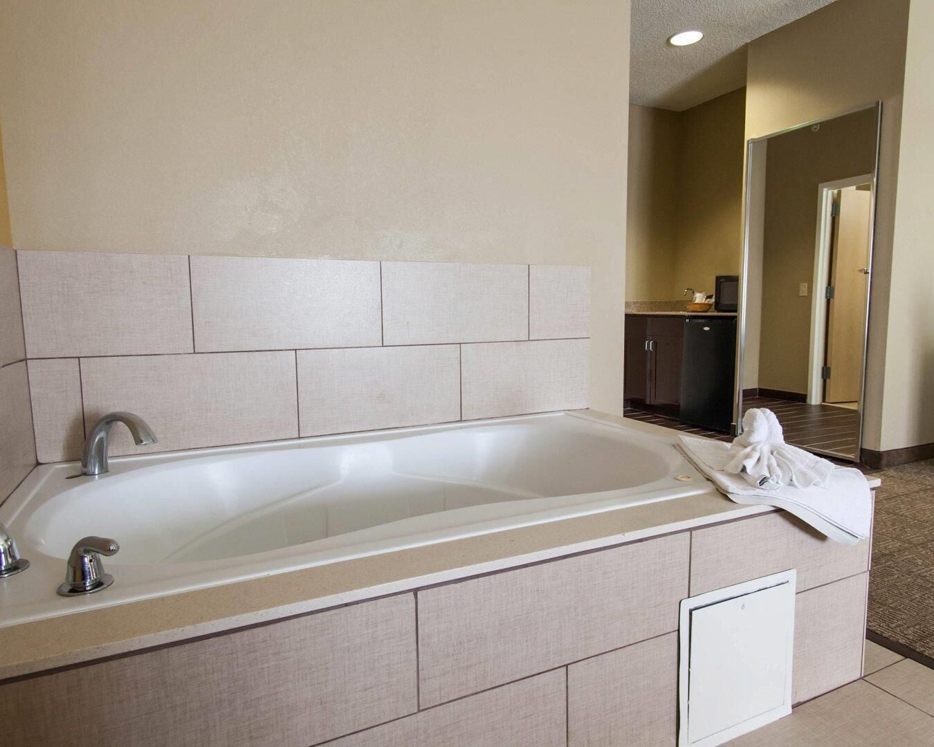 Photo - Comfort Suites Tulsa Central