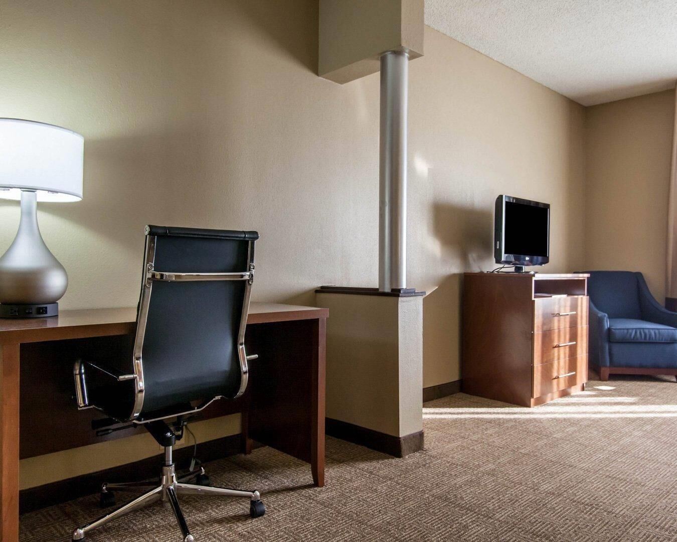 Photo - Comfort Suites Tulsa Central