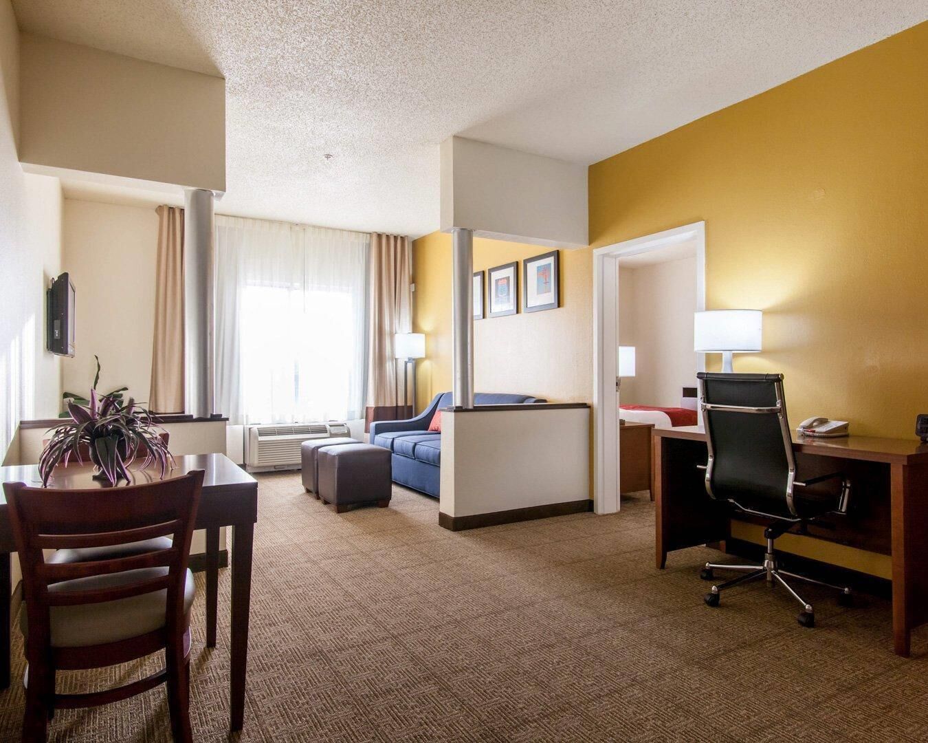 Photo - Comfort Suites Tulsa Central
