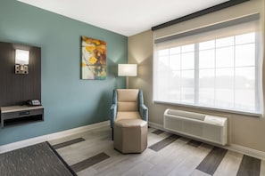 Standard Room, 1 King Bed, Non Smoking | Desk, laptop workspace, blackout curtains, iron/ironing board