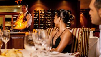 2 restaurants; breakfast, lunch, dinner, and brunch served