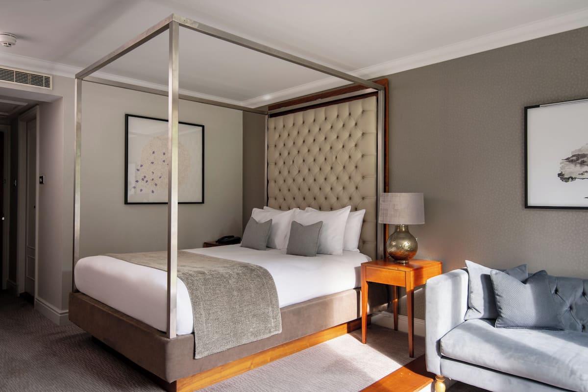 Four Poster Room