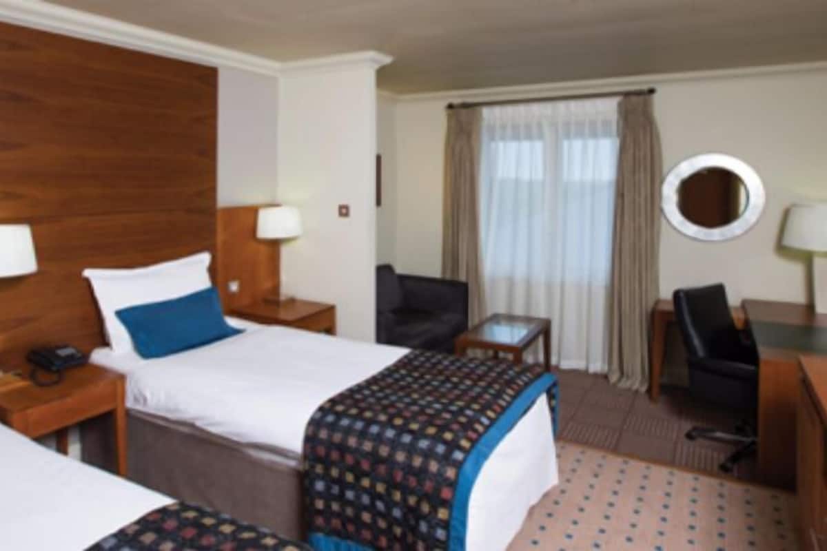 In-room safe, desk, iron/ironing board, free WiFi