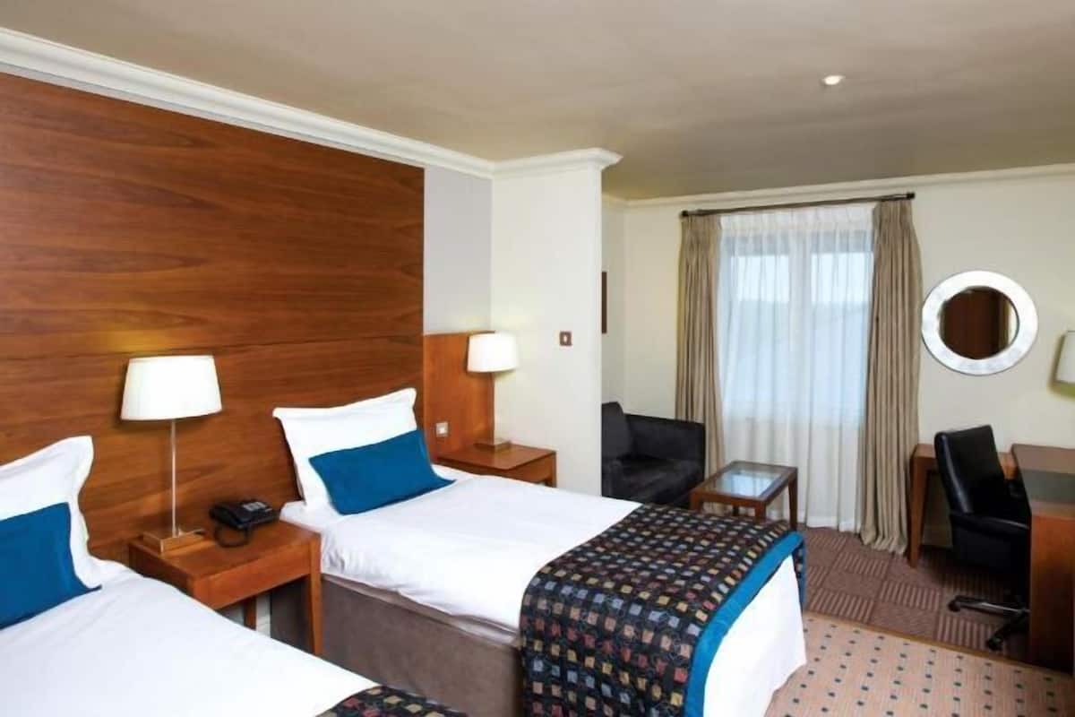 In-room safe, desk, iron/ironing board, free WiFi