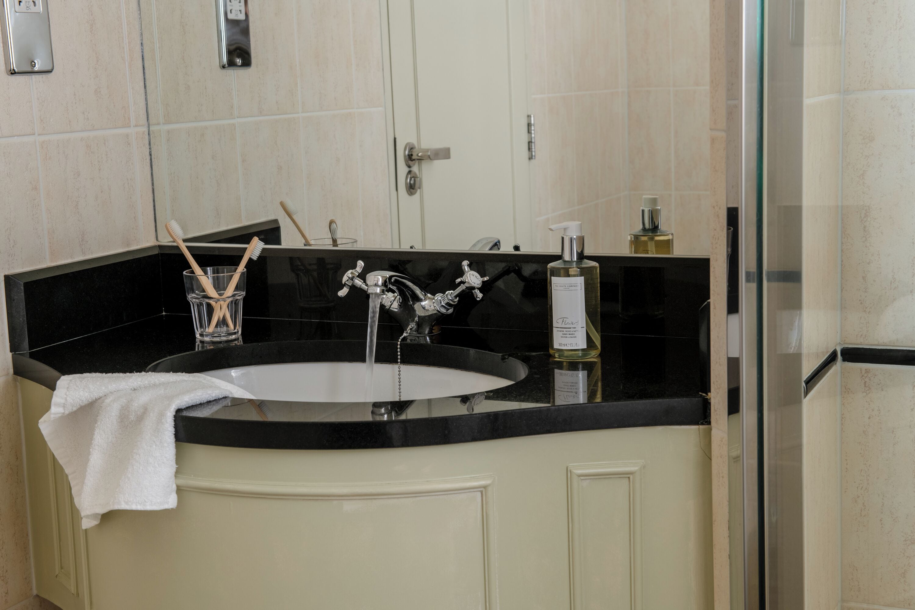 signature double room | bathroom | separate bathtub and shower, free toiletries, hair dryer, bathrobes
