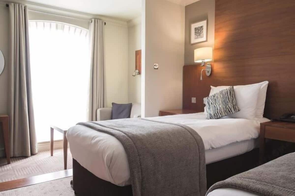 In-room safe, desk, iron/ironing board, free WiFi
