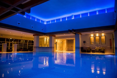 Indoor pool. Thorpe Park Hotel and Spa