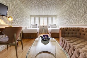 Junior Suite | In-room safe, free WiFi, bed sheets