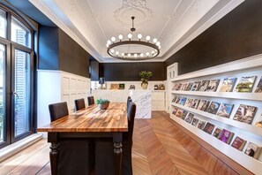 Lobby-Lounge