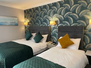 Triple Room | In-room safe, desk, free WiFi
