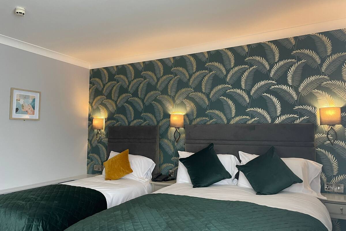 in-room safe, desk, laptop workspace, free wifi