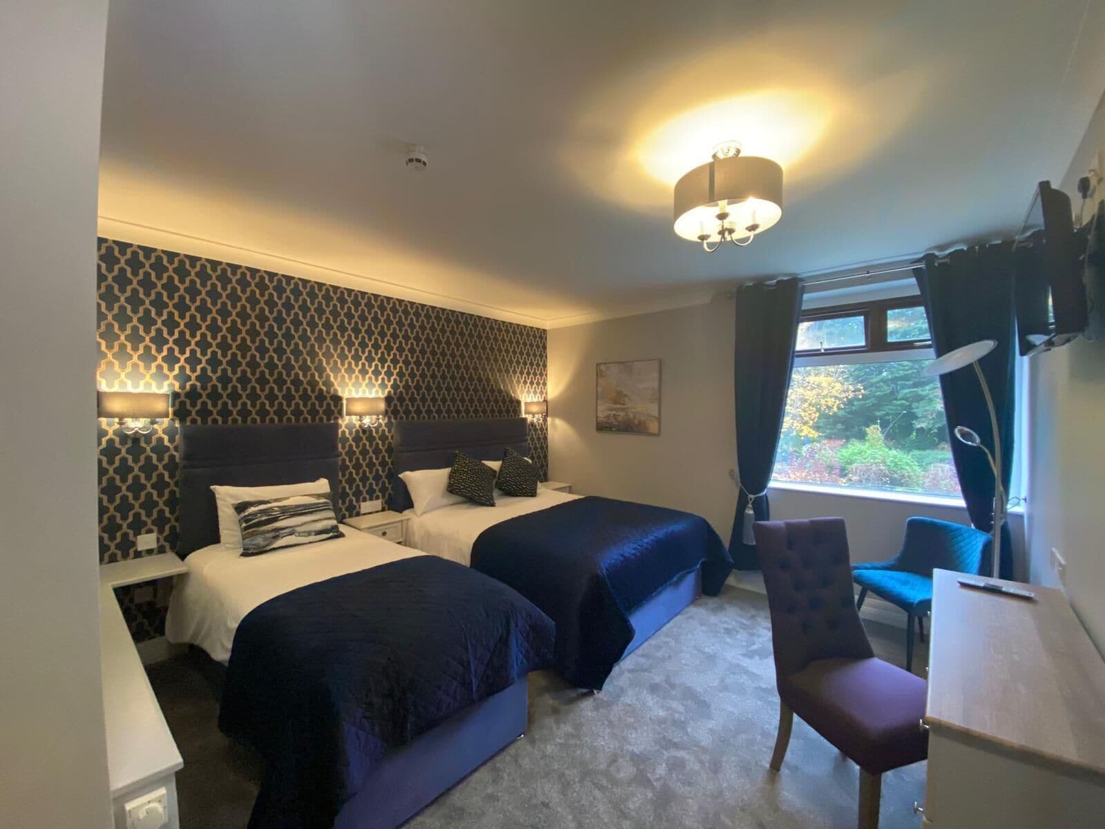 in-room safe, desk, laptop workspace, free wifi