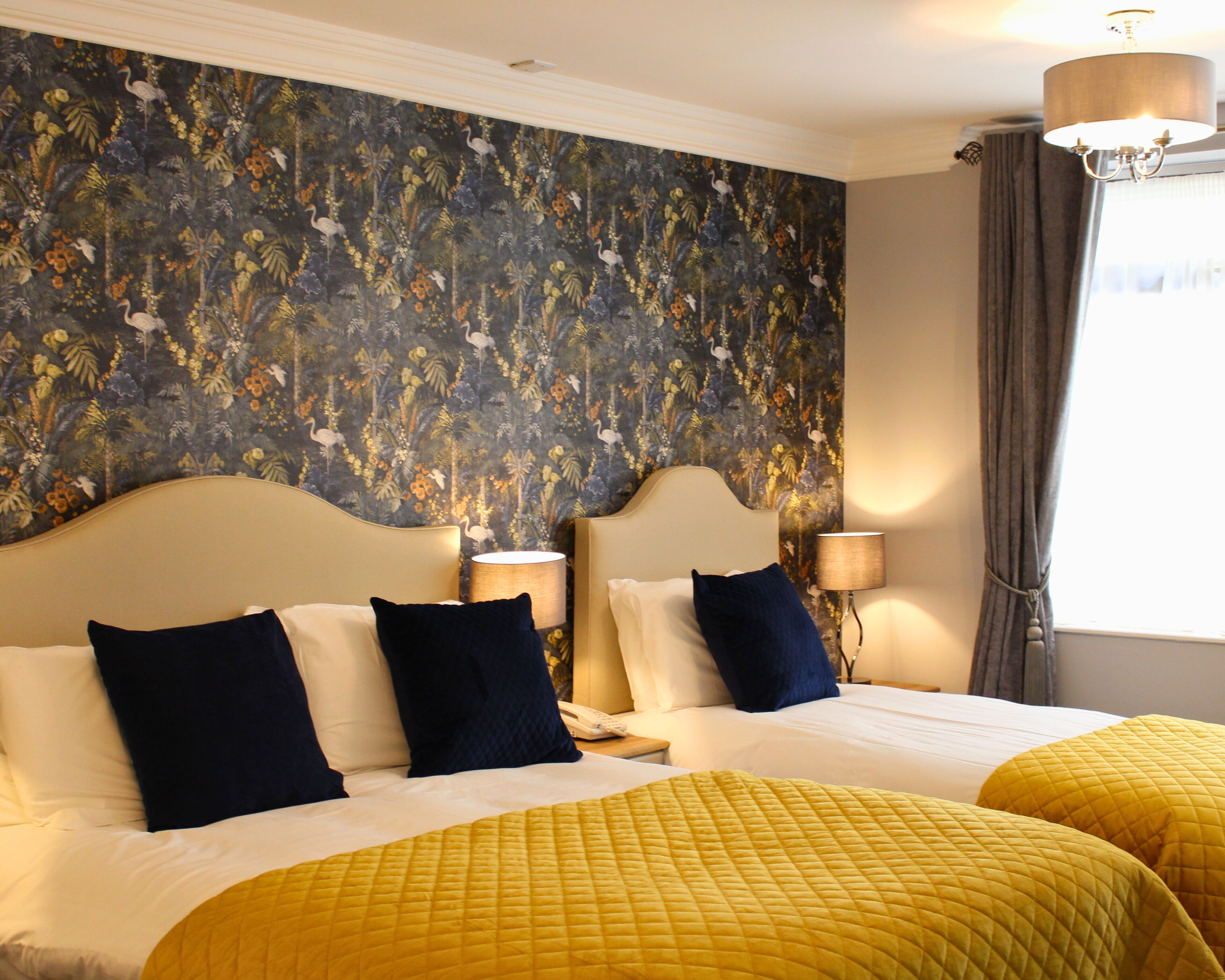 triple room | in-room safe, desk, laptop workspace, free wifi