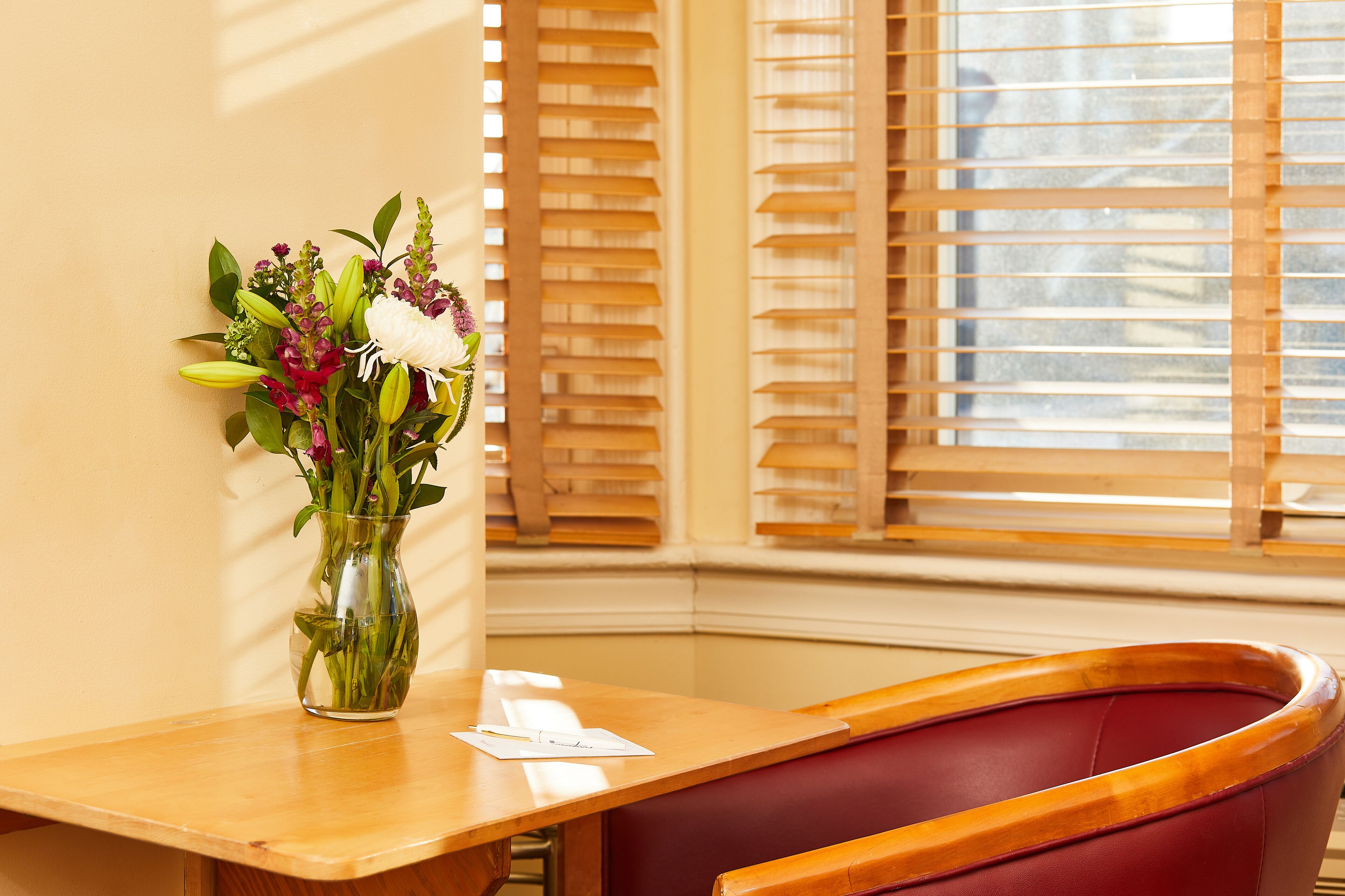 standard single room, 1 single bed, city view | 1 bedroom, in-room safe, desk, iron/ironing board