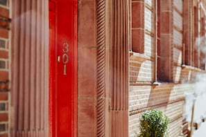 Front of property - Alexander Inn (Philadelphia)