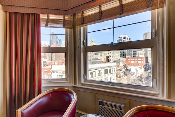 Quarto standard, 2 camas de casal, vista para a cidade | Vista da propriedade