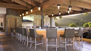 2 bares, bar junto a la piscina, bar en la playa