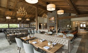 3 restaurantes, se sirven desayunos, comidas y cocina californiana