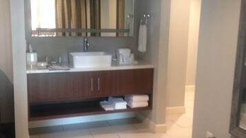 Desk, laptop workspace, iron/ironing board, free cribs/infant beds