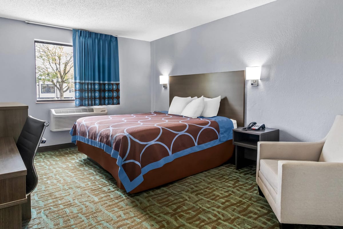 Standard Room, 1 King Bed, Non Smoking