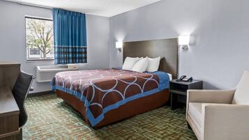 Standard Room, 1 King Bed, Non Smoking | Desk, free cribs/infant beds, free WiFi, bed sheets