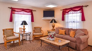 Lobby sitting area - Americas Best Value Inn Alliance (Alliance)