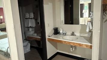 Studio-suite - 1 kingsize-seng - ikke-ryger | Badeværelse | Hårtørrer, håndklæder, Sæbe, Shampoo