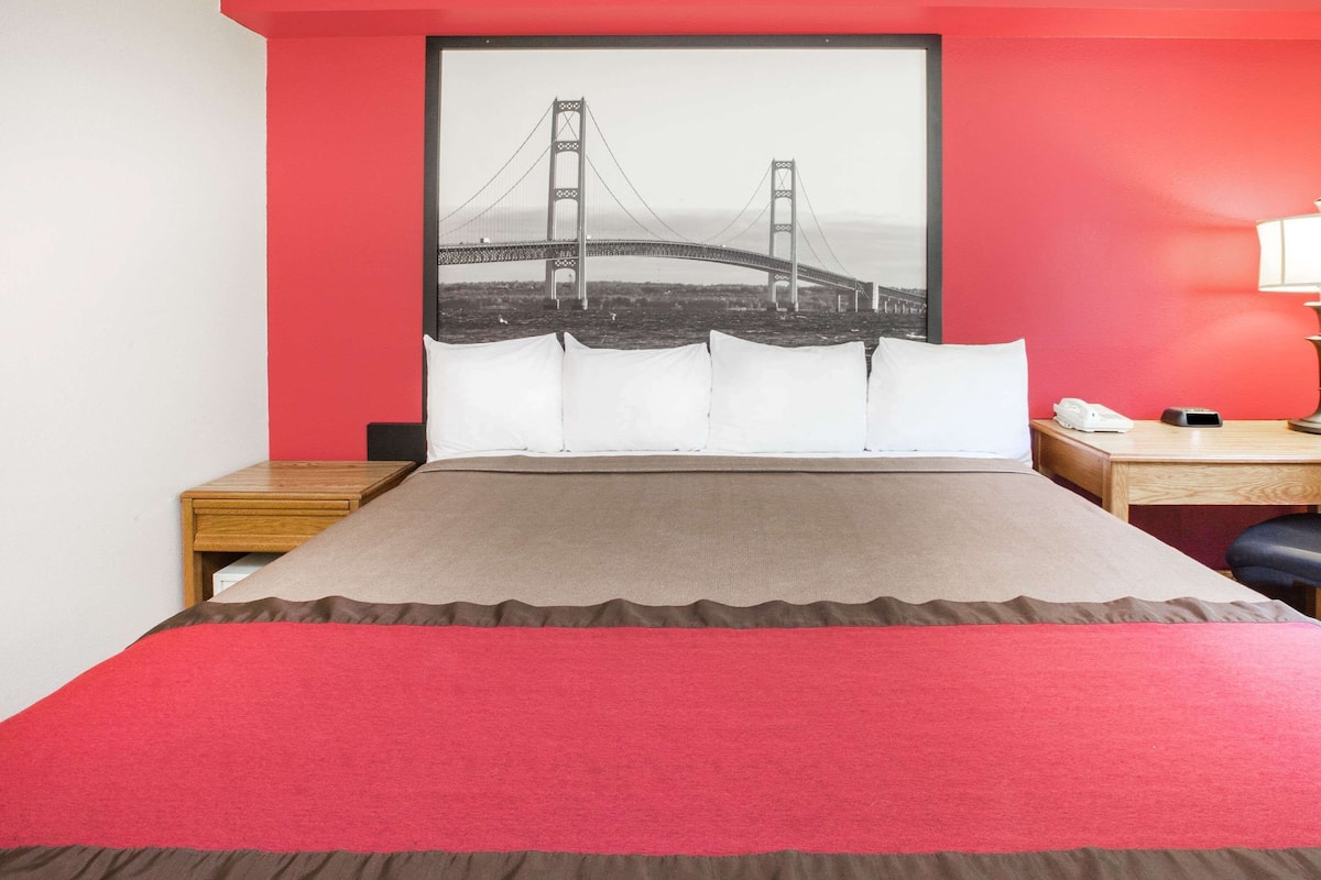 In-room safe, blackout curtains, travel cot, free WiFi