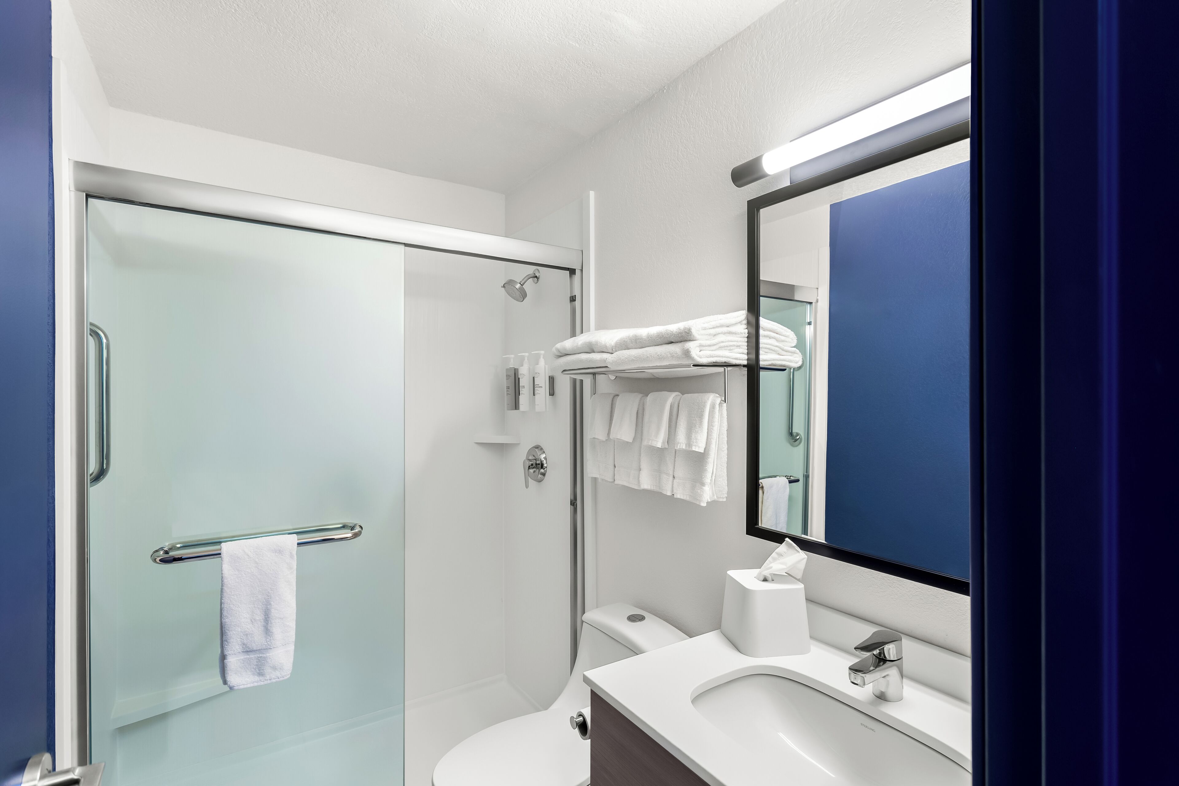 Room, 1 King Bed | Bathroom | Hair dryer, towels