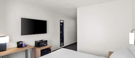 Room, 1 Queen Bed, Accessible, Bathtub (Mobility) | Iron/ironing board, free cribs/infant beds, free WiFi, bed sheets