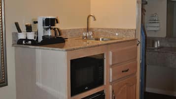 Fridge, microwave