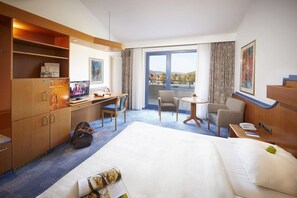 In-room safe, desk, rollaway beds, free WiFi