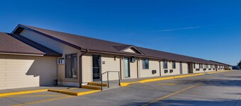 东北瓦伦泰因温德姆速 8 酒店