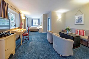 Kahden hengen deluxe-huone | Allergiatestatut vuodevaatteet, tallelokero huoneessa