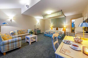 Premium bedding, in-room safe, iron/ironing board, free WiFi - Romantik Hotel Friederikenhof Restaurant & Spa (Lübeck)