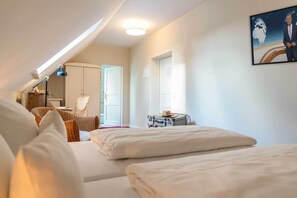 Classic Double Room | Premium bedding, in-room safe, iron/ironing board, free WiFi - Romantik Hotel Friederikenhof Restaurant & Spa (Lübeck)