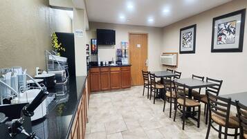 Ilmainen päivittäinen itsepalveluaamiainen