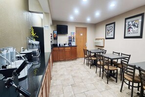 Desayuno de autoservicio incluido todos los días