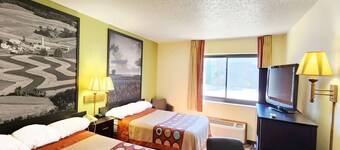 Super 8 by Wyndham Newton