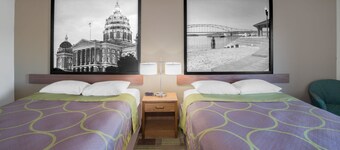 Super 8 by Wyndham Toledo