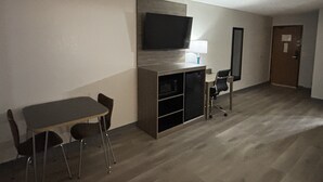 Superior-Zimmer, 2 Doppelbetten, Nichtraucher (Larger Room)