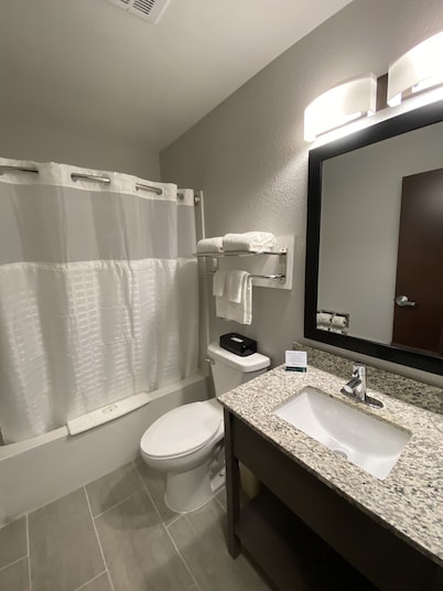 Quality Inn & Suites Hammond Near I-8090