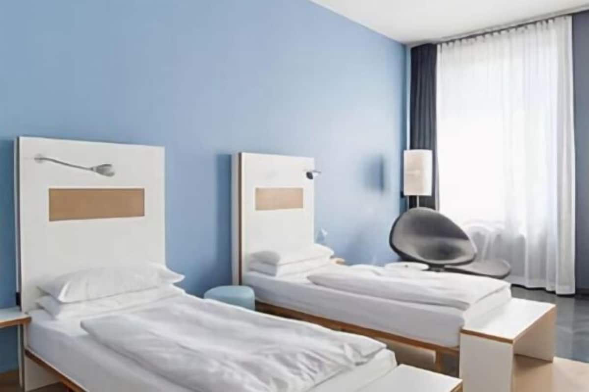 Literie hypoallergénique, coffres-forts dans les chambres, bureau